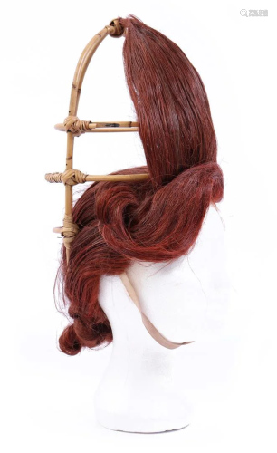 Wig with bamboo 'Bourgeois dame'