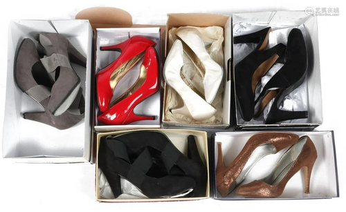 6 pairs of women's high-heeled shoes