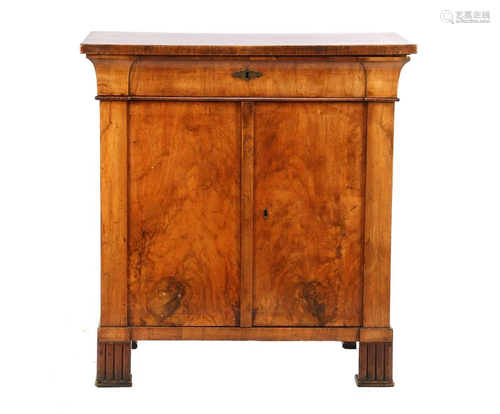 Walnut veneer Biedermeier penantal cabinet with