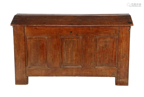 Early 19th century oak blanket chest with gable roof