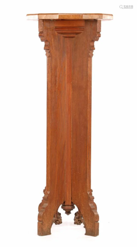 Neo-Gothic oak column with 12-sided top