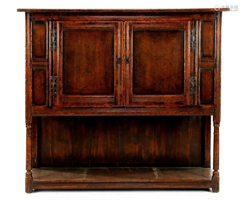 Solid oak 2-door cabinet