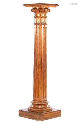 Round oak column with cannalures