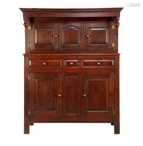 Oak English 2-part cabinet with 3-door base cabinet