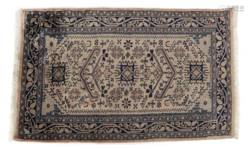 Hand-knotted wool carpet with Oriental dÃ©cor