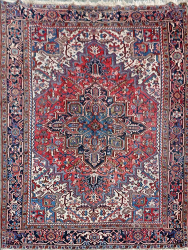 Heriz hand-knotted carpet