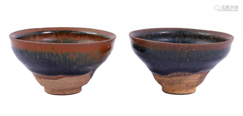 2 glazed earthenware bowls in Song style