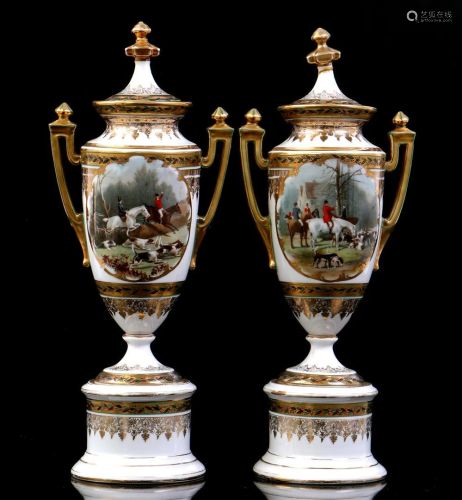 Vienna, 2 porcelain decorative vases with loose lids