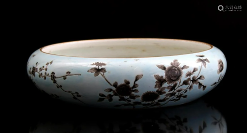 Porcelain bowl with green black decoration with flowers