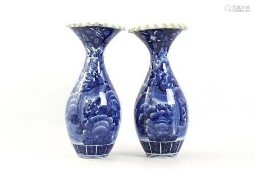 2 porcelain collar vases with wavy rim and with blue