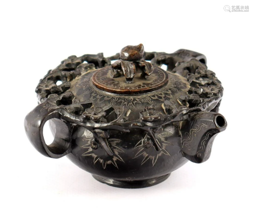 Richly decorated hard stone teapot with rich decoration
