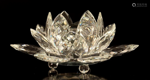 Crystal lotus flower 18 cm high, 39 cm diameter