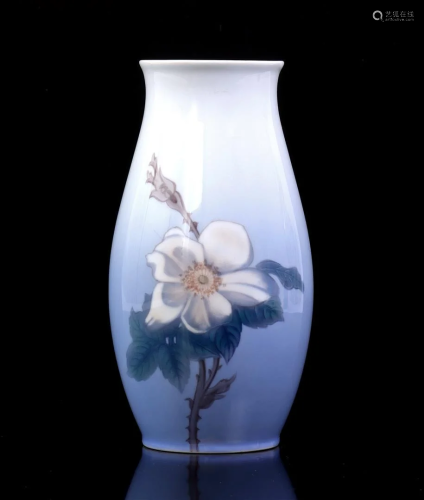 B & amp; G Denmark porcelain vase with flower