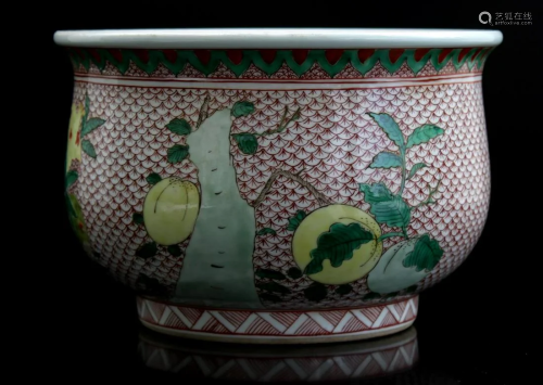 Porcelain dish with polychrome decoration of fruits and