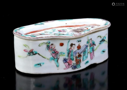 Chinese porcelain cricket box, circa 1900