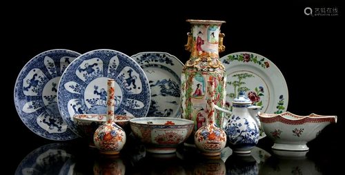 Buy Chinese porcelain b.u. 2 Imari pipe vases, Famille