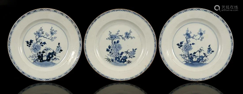 3 porcelain dishes with blue decoration with flowers