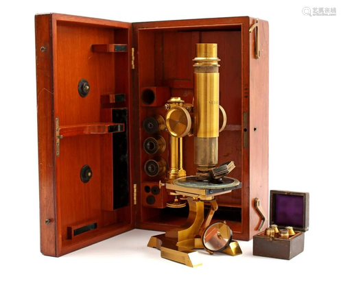 Brass Seibert microscope with accessories in mahogany