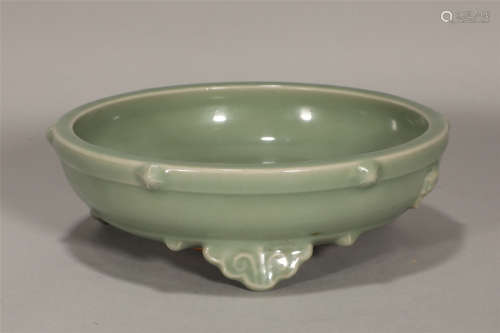 Longquan Celadon Glazed Tripod Washer Song Dynasty