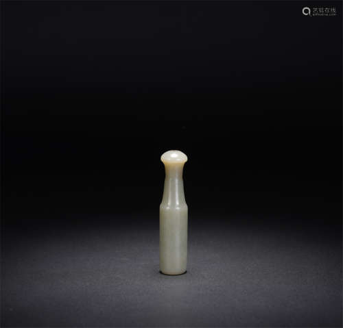 A CHINESE WHITE JADE CIGARETTE HOLDER