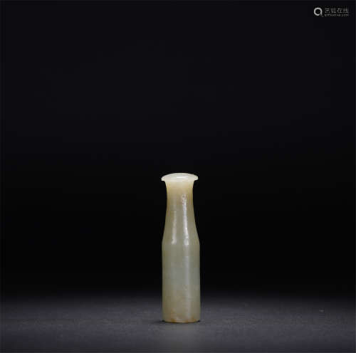 A CHINESE WHITE JADE CIGARETTE HOLDER