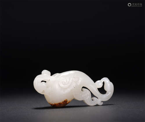 A CHINESE WHITE JADE PENDANT