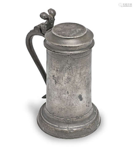 A Charles II pewter OEAS quart beefeater flagon, circa 1670