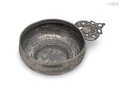 A George III pewter porringer, Bristol, circa 1780