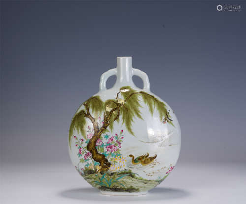 A CHINESE FAMILLE ROSE FLOWERS AND BIRDS PATTERN PORCELAIN F...