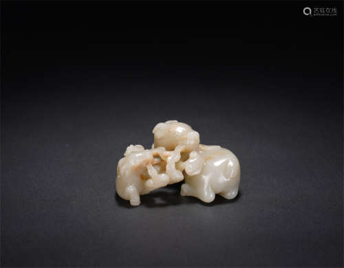 A CHINESE WHITE JADE DEER PAPERWEIGHT