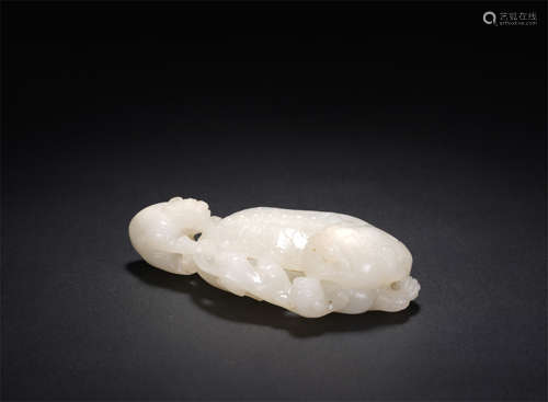 A CHINESE WHITE JADE DECORATION