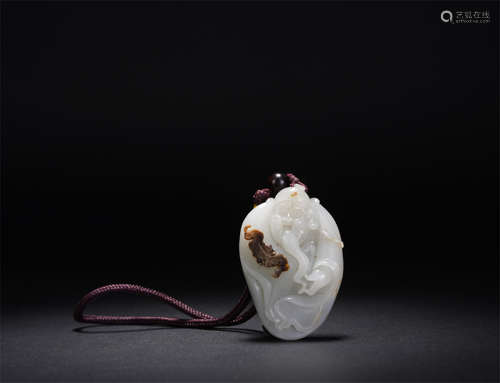 A CHINESE WHITE JADE PENDANT