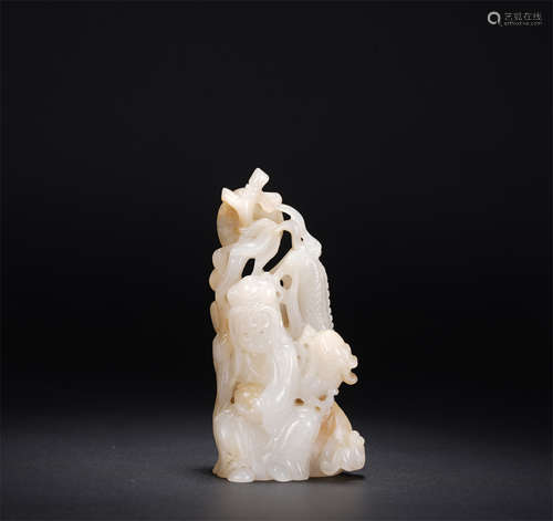 A CHINESE WHITE JADE FIGURE OF BUDDHA DECORATION