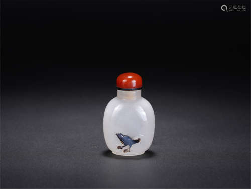 A CHINESE AGATE QIAOSE SNUFF BOTTLE
