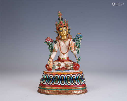 A CHINESE FAMILLE ROSE PORCELAIN FIGURE OF SEATED BUDDHA STA...
