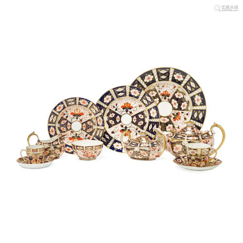 A ROYAL CROWN DERBY IMARI PORCELAIN PARTIAL DINNER AND TEA S...