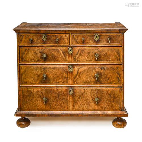 A GEORGE I WALNUT CHEST OF DRAWERS Early 18th century