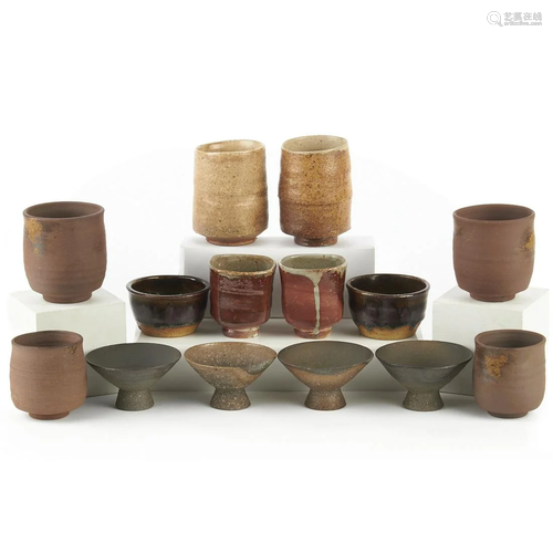 Grp: 14 Studio Pottery Cups & Tea Bowls