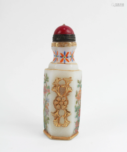 Chinese Peking Glass Snuff Bottle