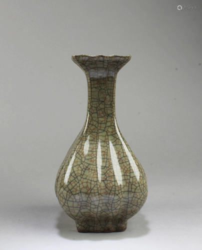 Chinese Geyao Vase