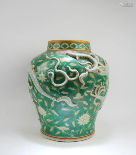 Chinese Famiile Verte Porcelan Jar