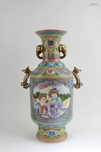 Chinese Famille Rose Porcelain Vase