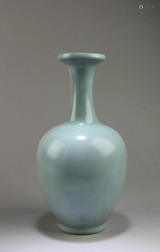 Chinese Ruyao Vase