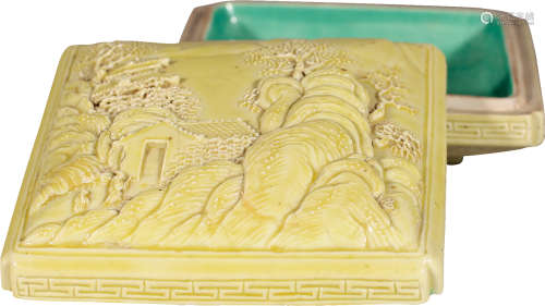 黄釉雕瓷印盒