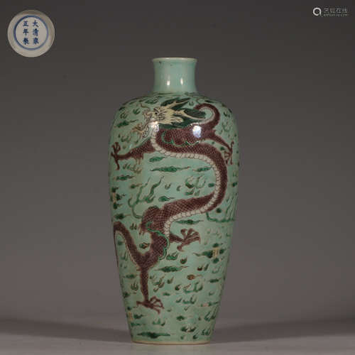 Tree-color Vase with Dragon Pattern