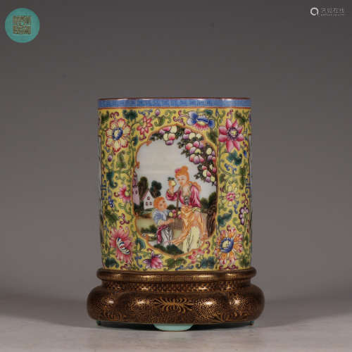 Famille Rose Pen Holder with Window and Foreign Figure Patte...