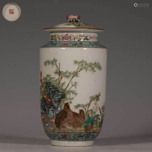 Famille Rose Pot with Lid and Flower and Bird Pattern