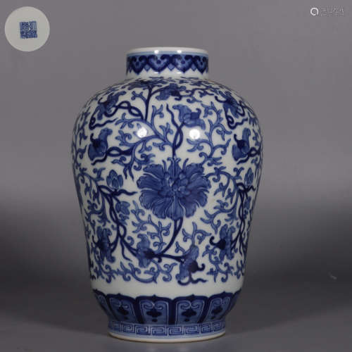 Blue -and-White Vase with Flower Patterns