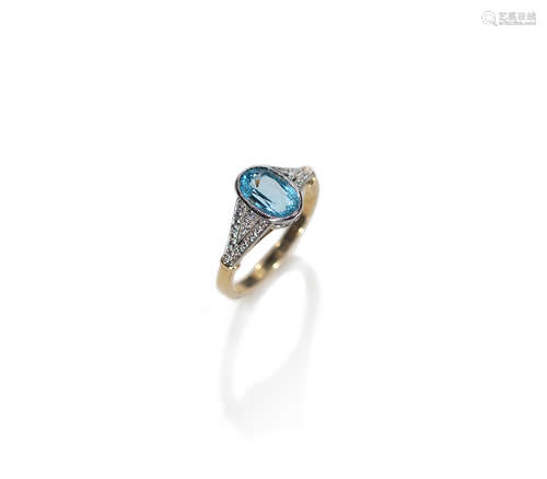 AN AQUAMARINE AND DIAMOND RING