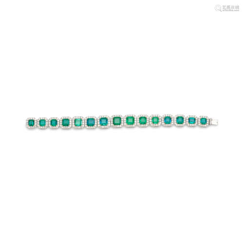 AN EMERALD AND DIAMOND BRACELET